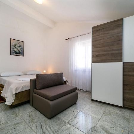 Apartamento Marie I Nikola Krk Town Exterior foto