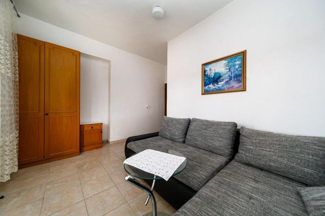 Apartamento Marie I Nikola Krk Town Exterior foto