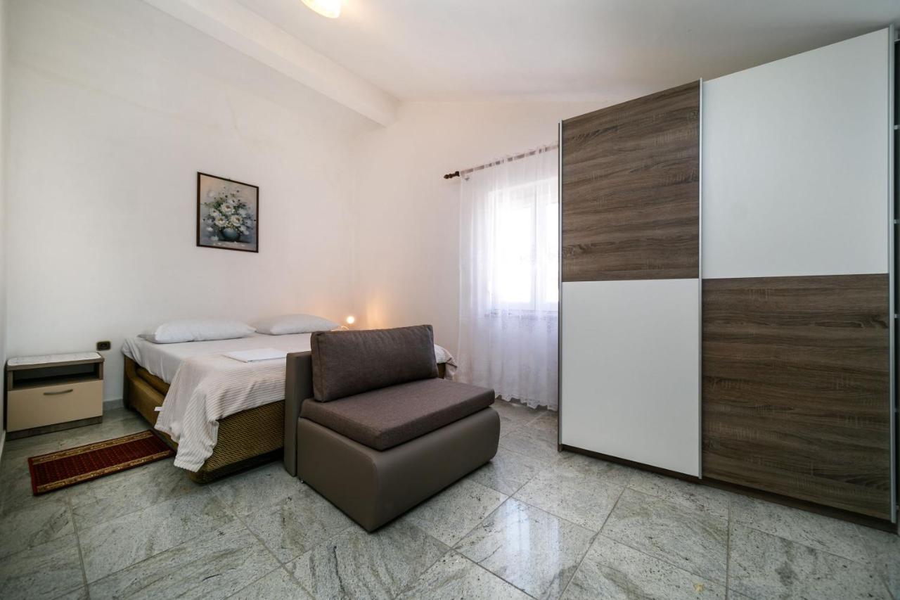 Apartamento Marie I Nikola Krk Town Exterior foto