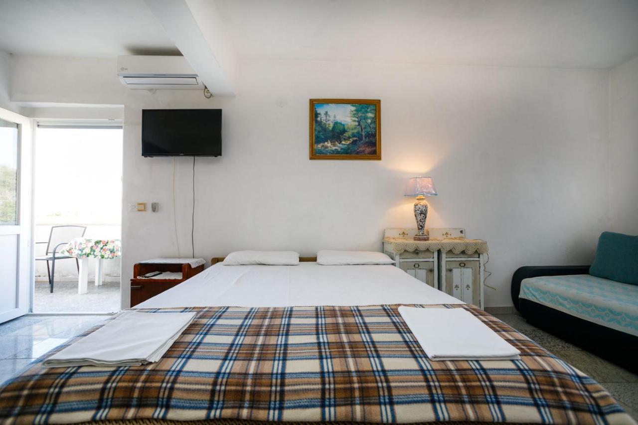 Apartamento Marie I Nikola Krk Town Exterior foto