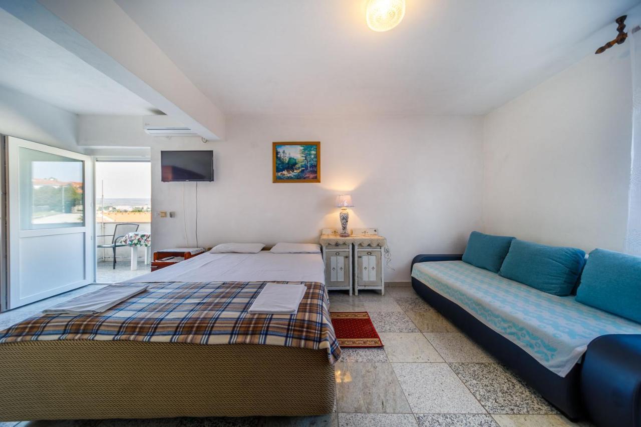 Apartamento Marie I Nikola Krk Town Exterior foto