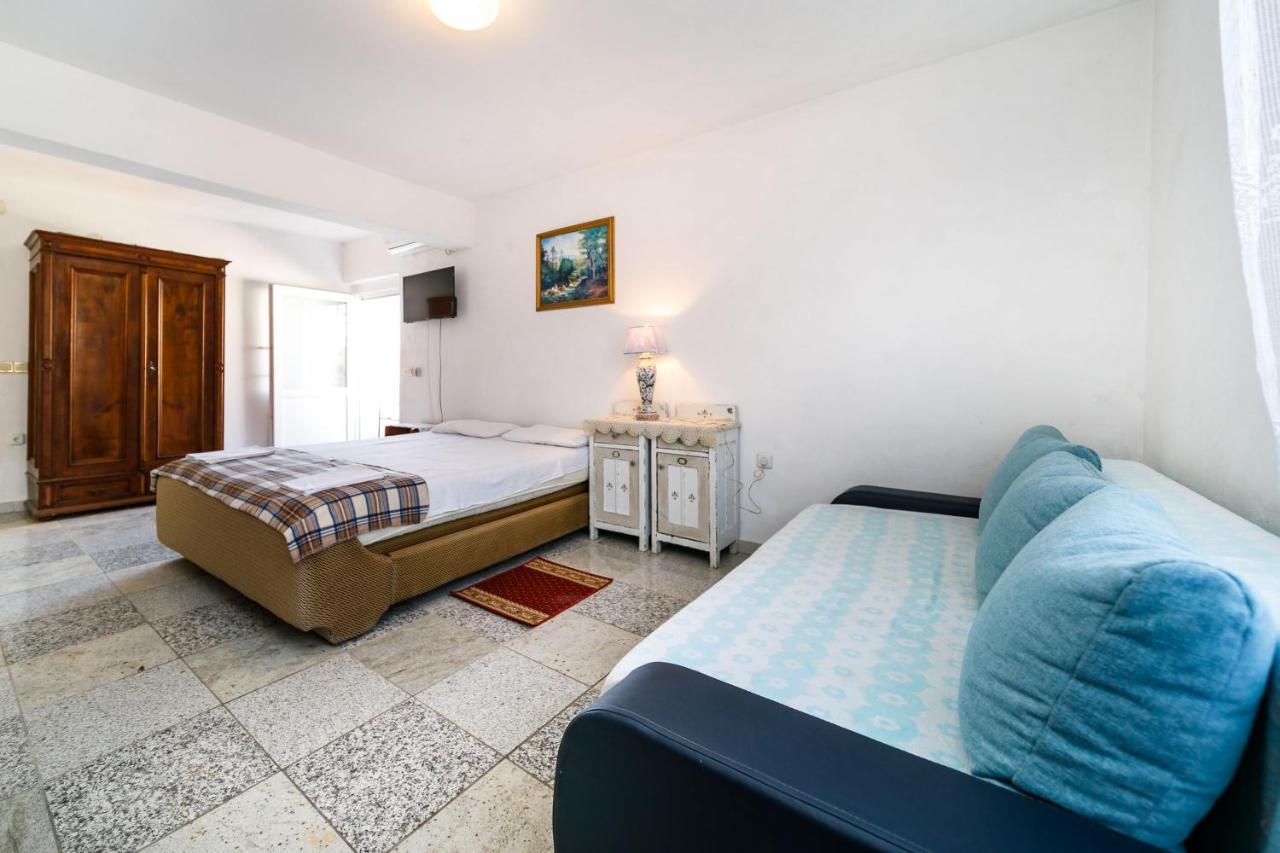 Apartamento Marie I Nikola Krk Town Exterior foto