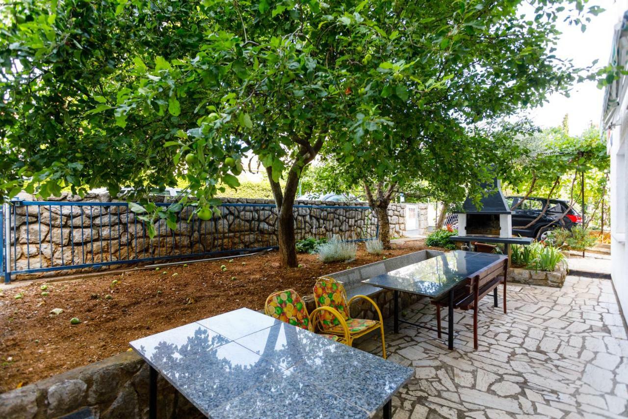 Apartamento Marie I Nikola Krk Town Exterior foto