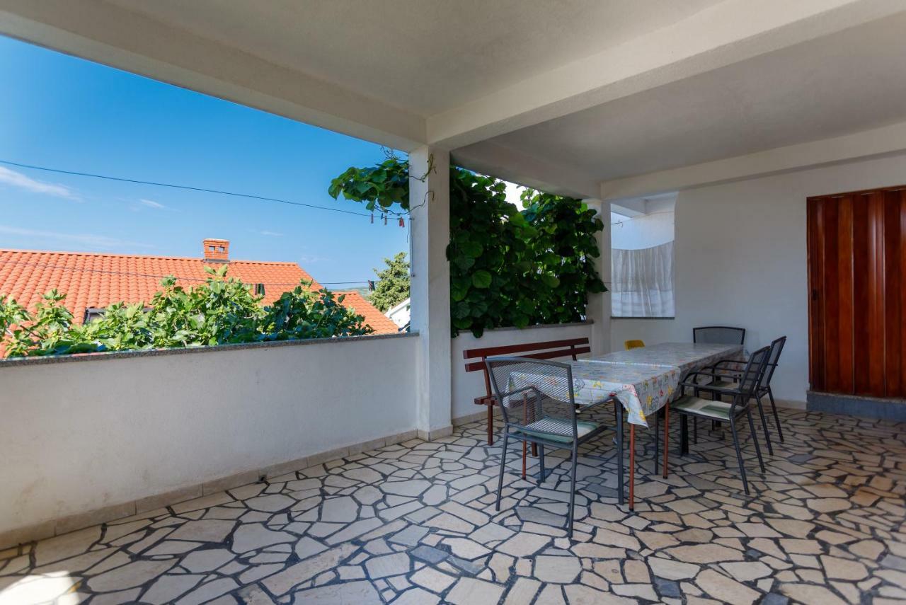 Apartamento Marie I Nikola Krk Town Exterior foto